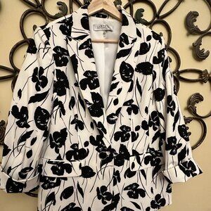 Kasper Size 10 Stretch Poly White Black Floral Print Single Button Blazer